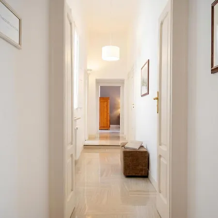 Dimora Calefati - Eleganza E Storia Aparthotel Bari
