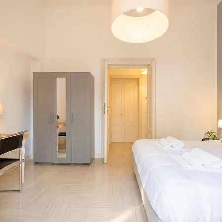 Dimora Calefati - Eleganza E Storia 3* בארי